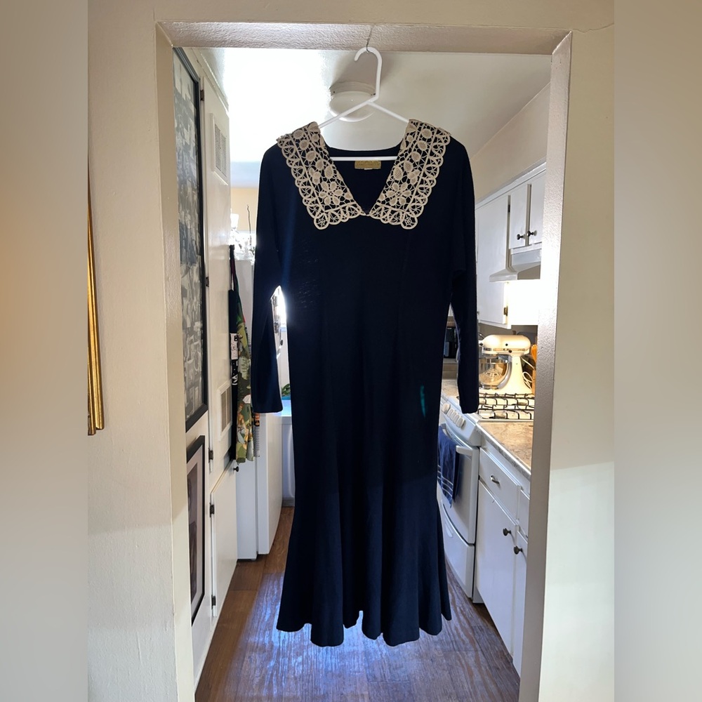 Vintage Jane Singer Blue/Black Wool Blend Talbots Cream Lace Collar